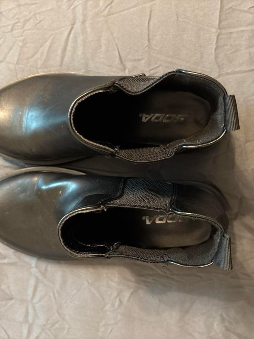 Soda Black Slip-On Chelsea Boots